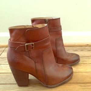 Frye 100% Leather Boots size 7.5 - never worn!
